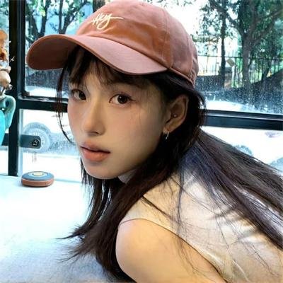 隔楼女孩：我们之间的层距